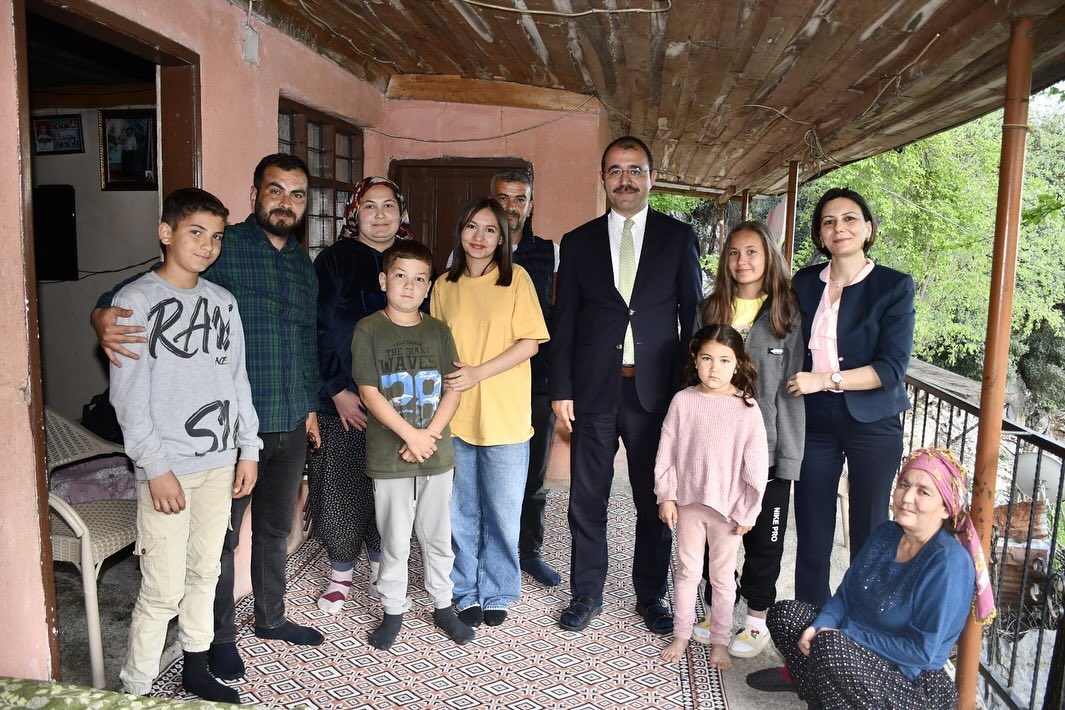 Kaymakam Erdinç Dolu’dan, Belinay’a Doğum Günü Sürprizi (2)