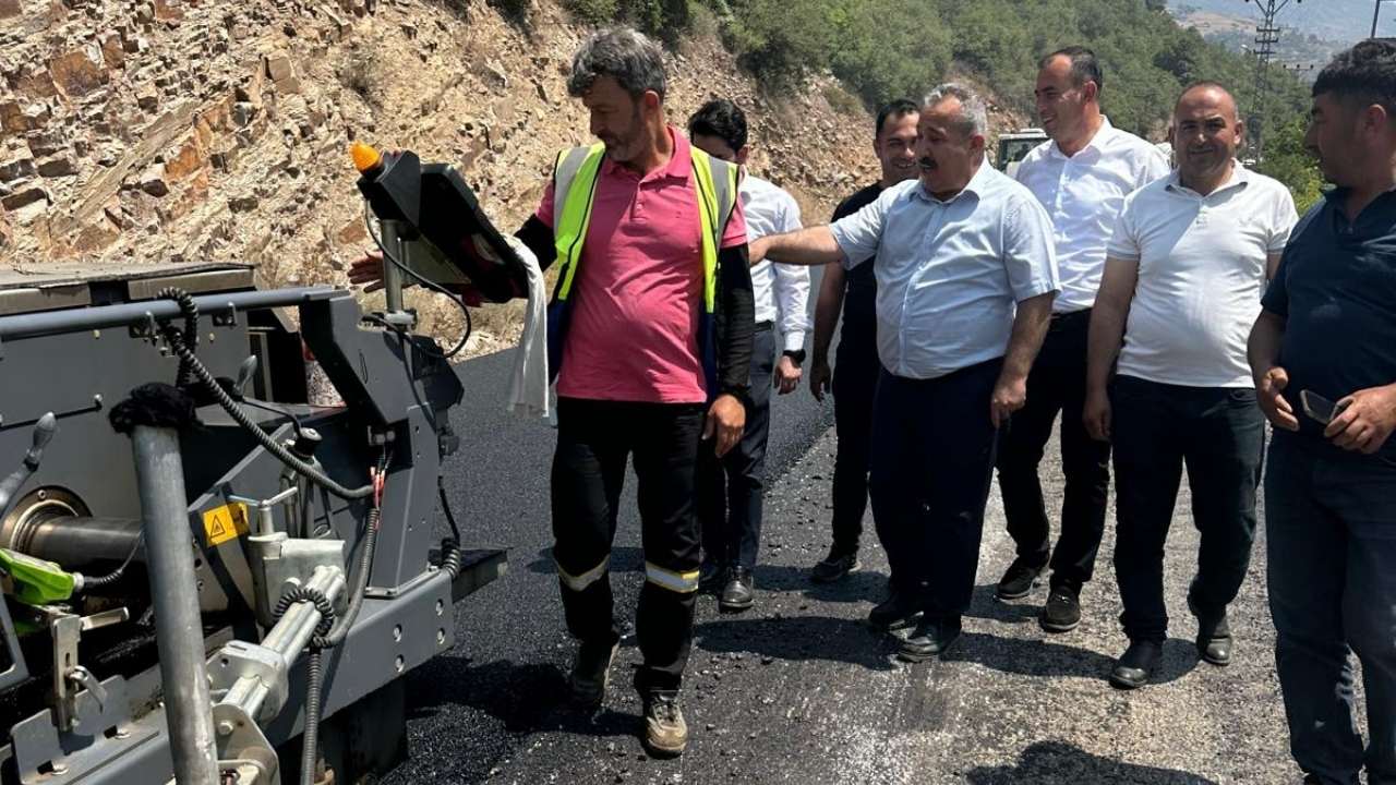 Bahçe’de Ulaşımı Kolaylaştıracak Asfalt Çalışması Hız Kazandı (2)