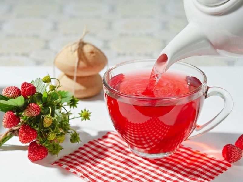 Çilekli Soğuk Yeşil Çay