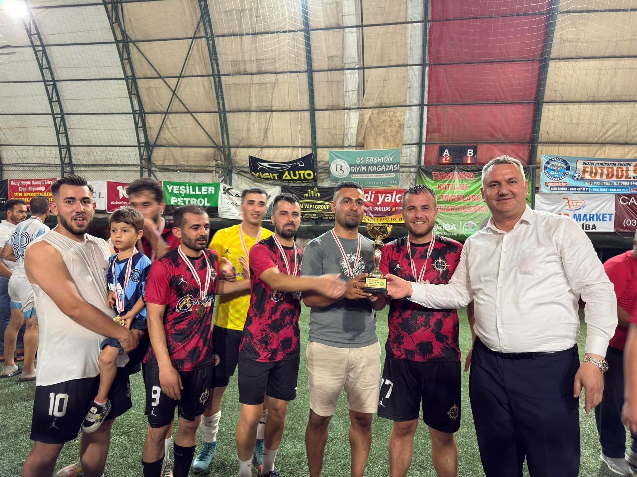 Düziçi’ndeki Futbol Şöleninde Şampiyonluk Kupası Hangi Takımın Oldu Dersiniz
