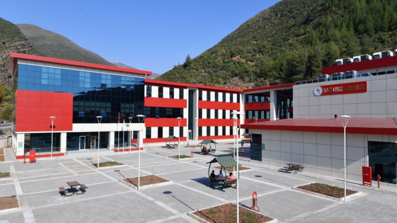 Osmaniye Korkut Ata Üniversitesi Myo Teknik Mi, Sağlık Mı, Ticaret Mi Okü Tercih Listeleriyle Şaşırtıyor (4)
