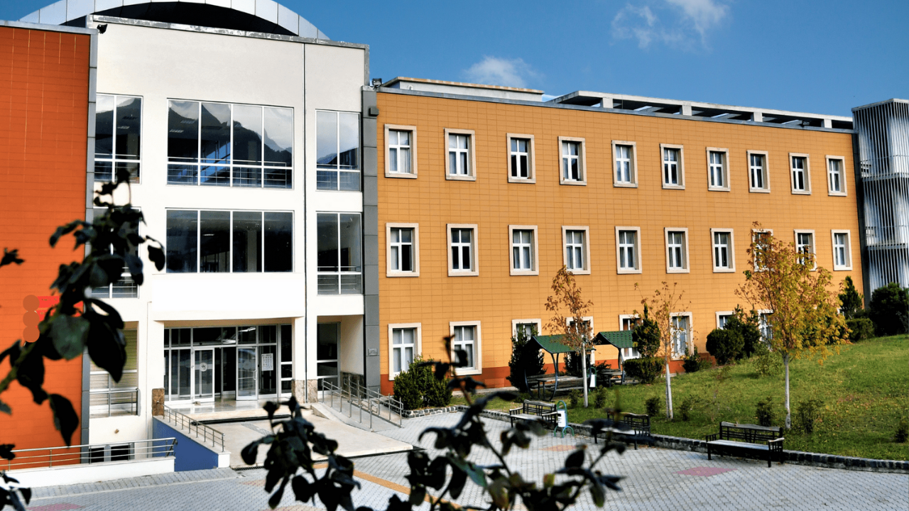 Osmani̇ye Korkut Ata Üni̇versi̇tesi̇ne Nasil Gi̇di̇li̇r (6)