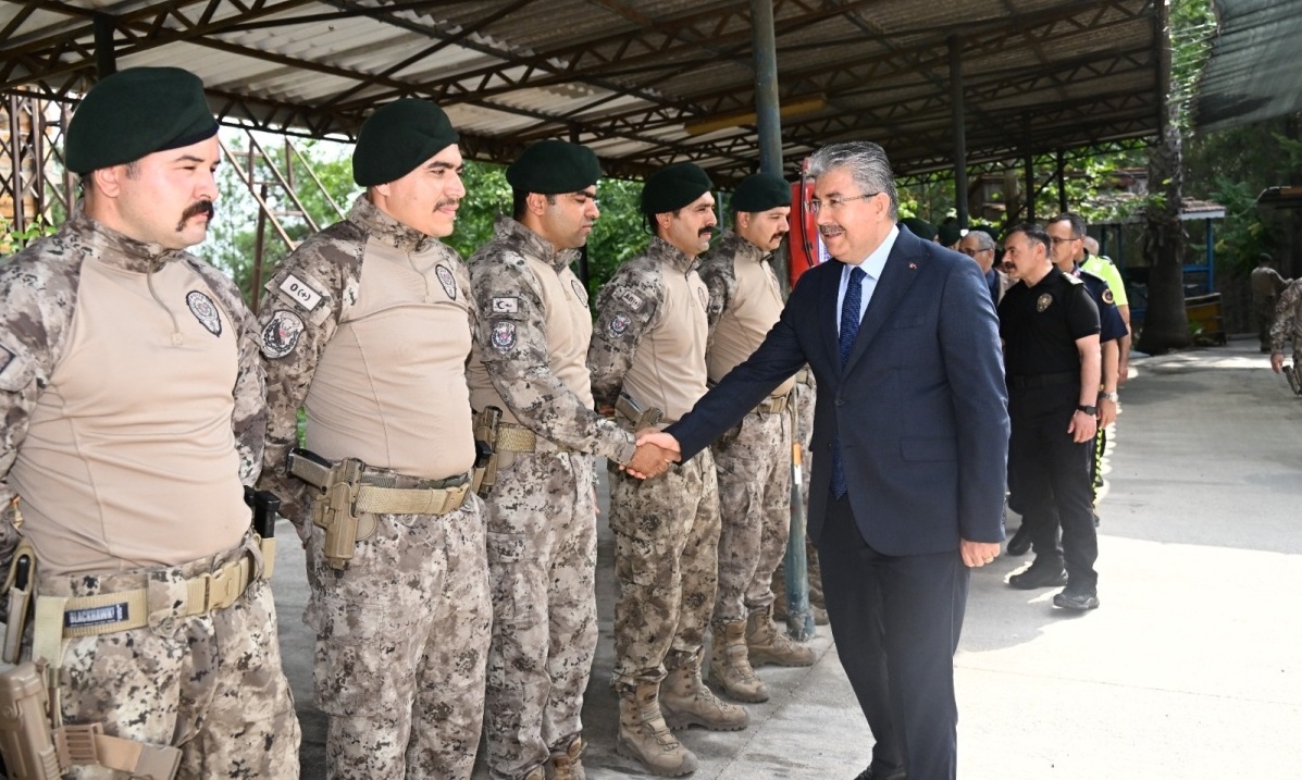 Özel Harekât Polisleri Suriye’ye Dualarla Uğurlandı (4)