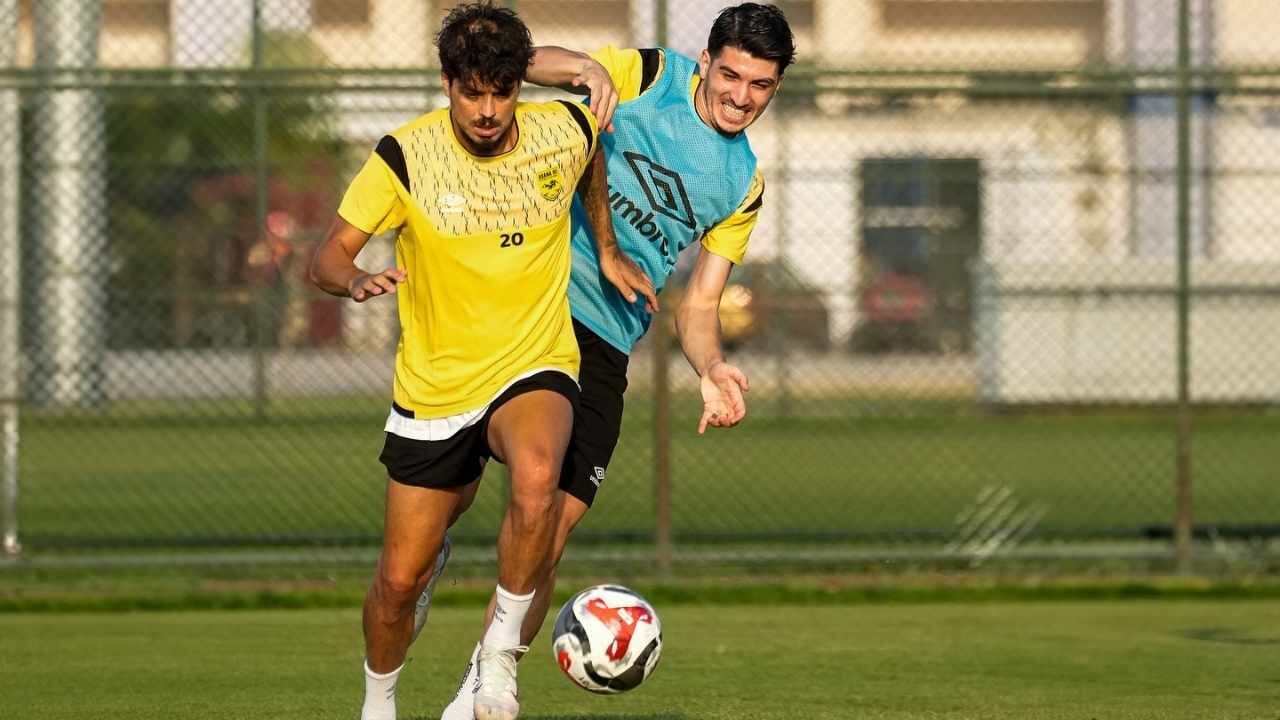 Adana 01 Fk Sahaya İniyor Şampiyonluk Yolundaki İlk Sınavın Saati Ve Kanalı Belli Oldu! (4)