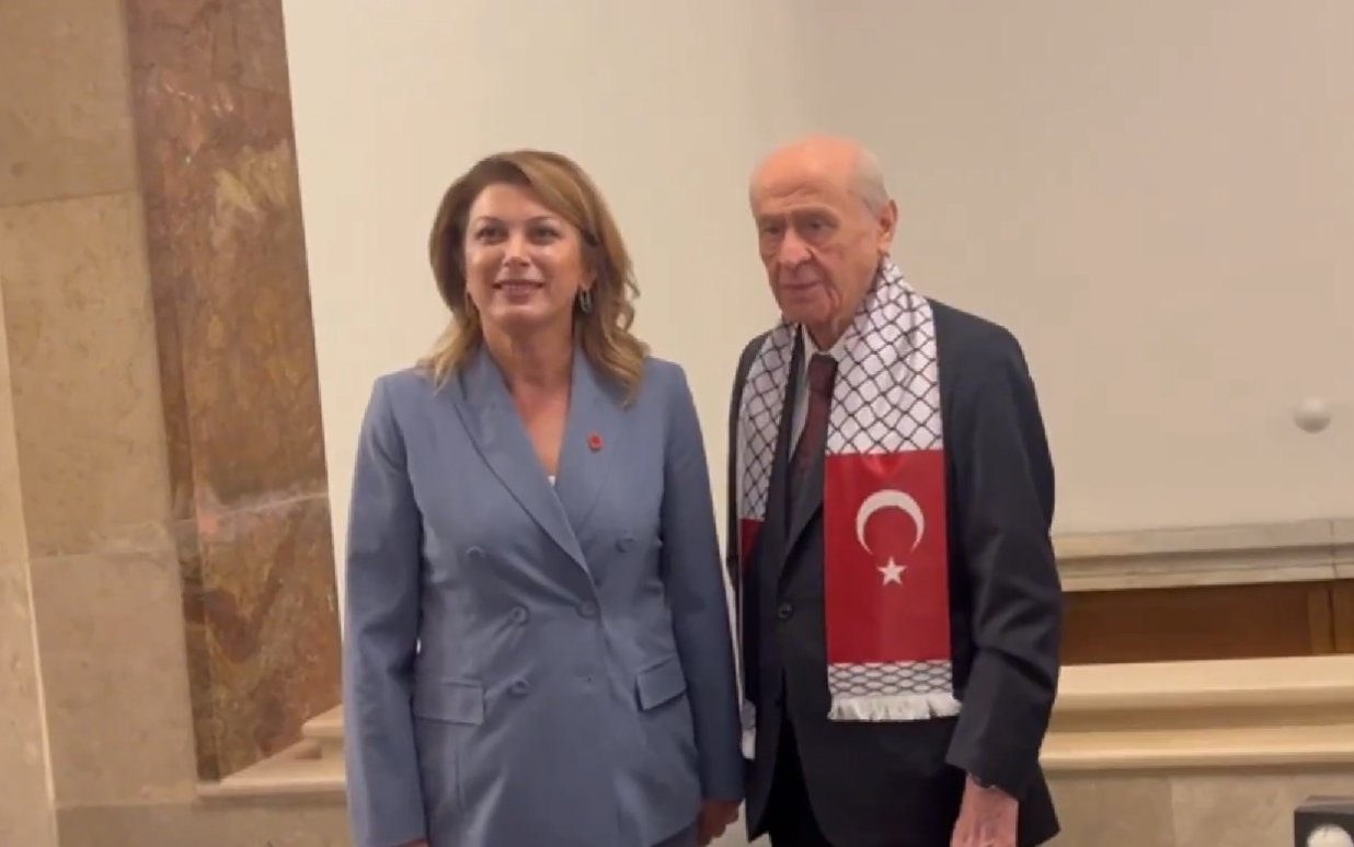 Asu Kaya Devlet Bahçeli