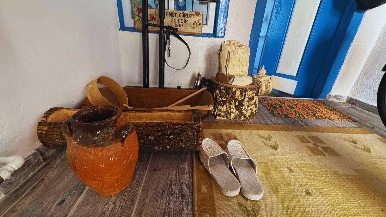 Isparta'da 300 Yıllık Tarihi Evini Restore Edip Müzeye Çevirdi 5