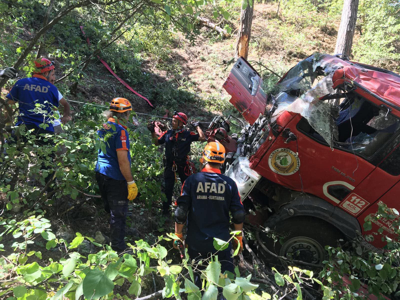 Osmaniye Hasanbeyli’de Orman Yangınına Giden Arazöz Devrildi 1 Şehit 1 Yaralı