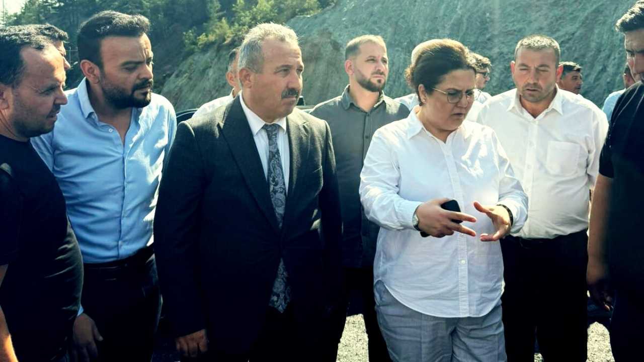 Osmaniye İl Özel İdaresi, Bahçe Ilçesine Bağlı Köy Yollarında Toplam 14 Km'lik Sıcak Asfalt Çalışmasını Tamamladı. Vekil Derya Yanık, Çalışmaları Inceleyerek Emeği Ge ( (3)