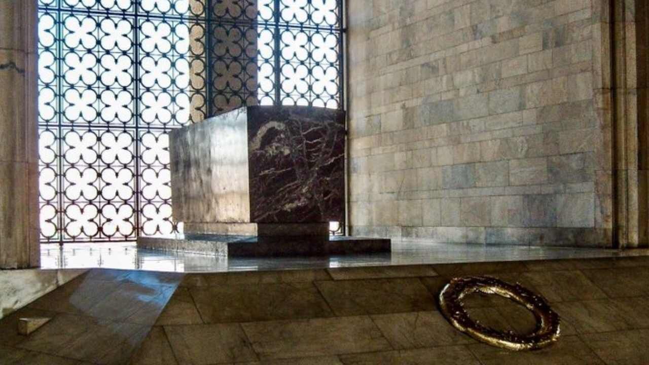 Osmaniye Kırmızısı Ve Anıtkabir (2)