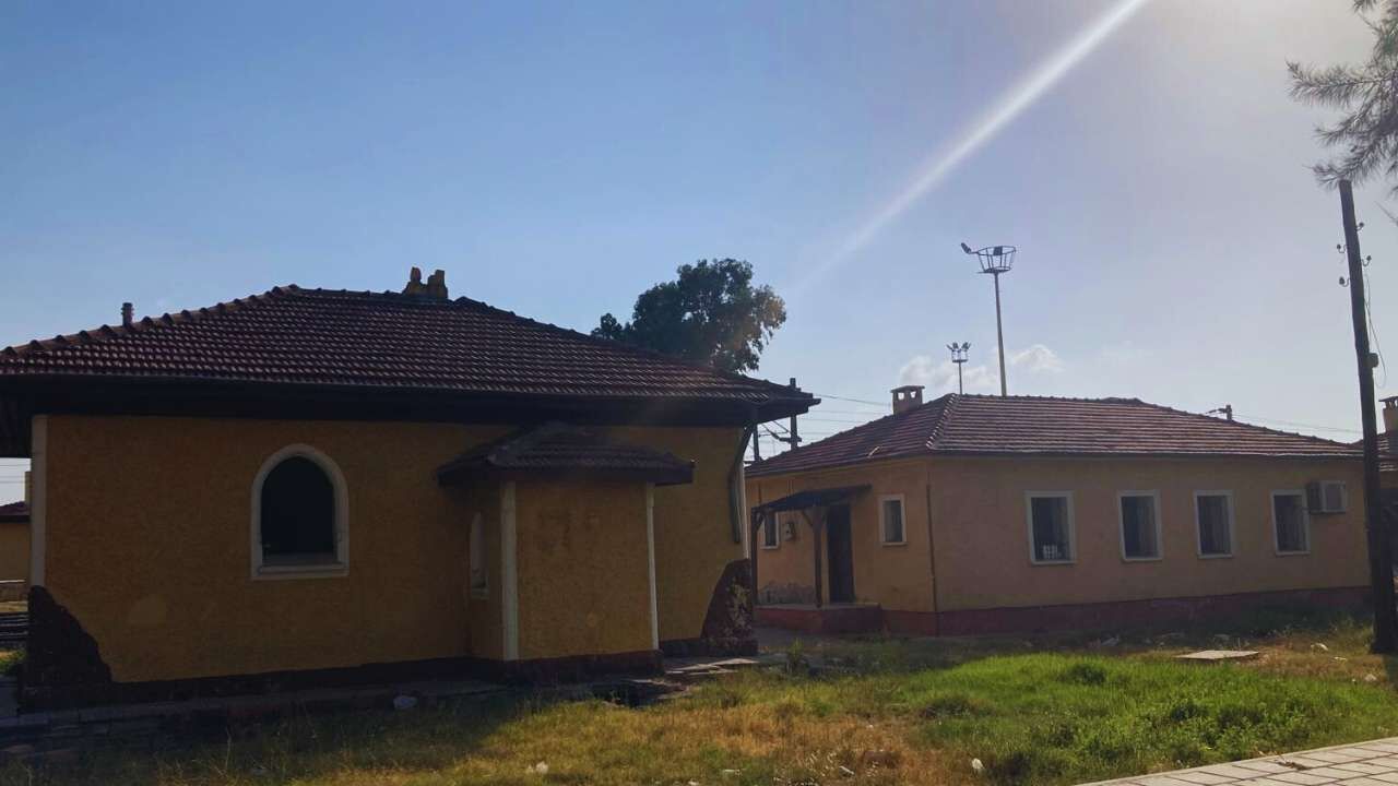 Osmaniye Toprakkale Tren Istasyonu.jpg 2