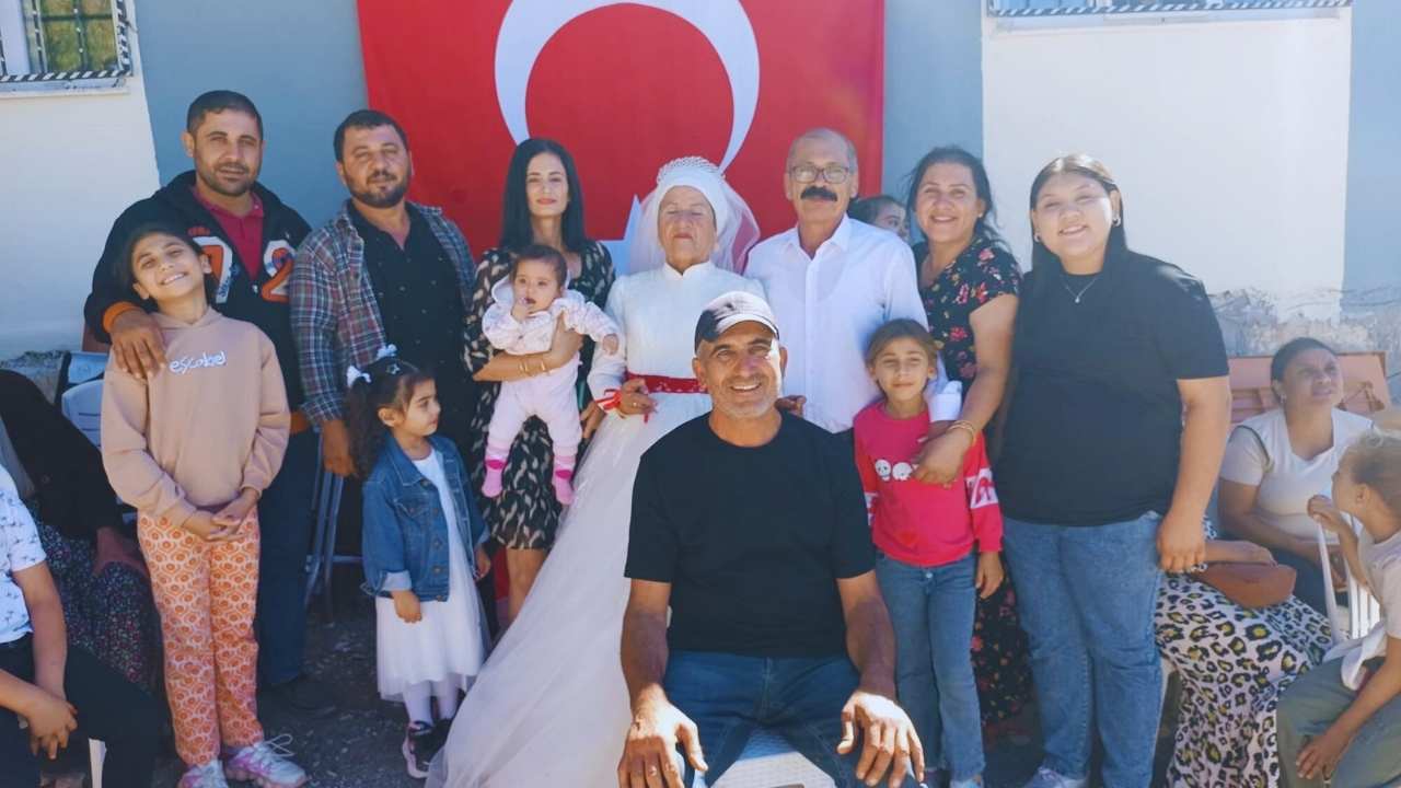 40 Yıl Sonra Düğün Yaptılar.jpg 2