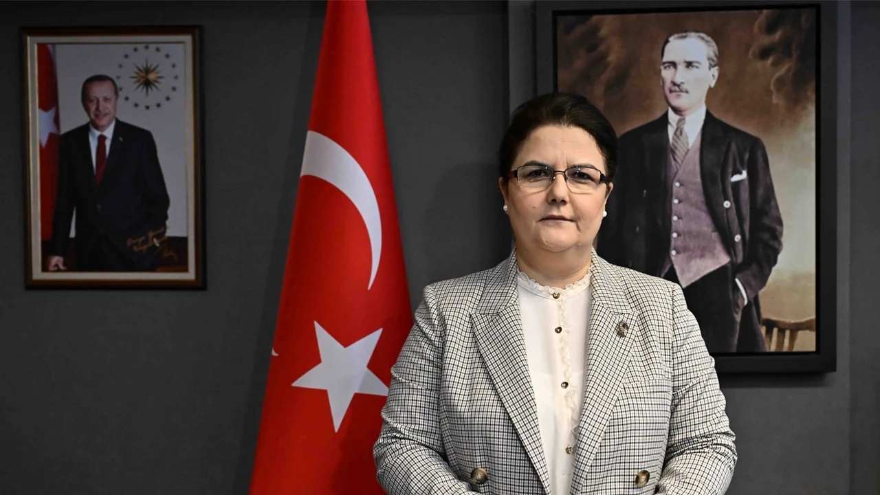 Derya Yanık'tan 12 Dev Adam'a Tebrik Sizinle Gurur Duyuyoruz (2)