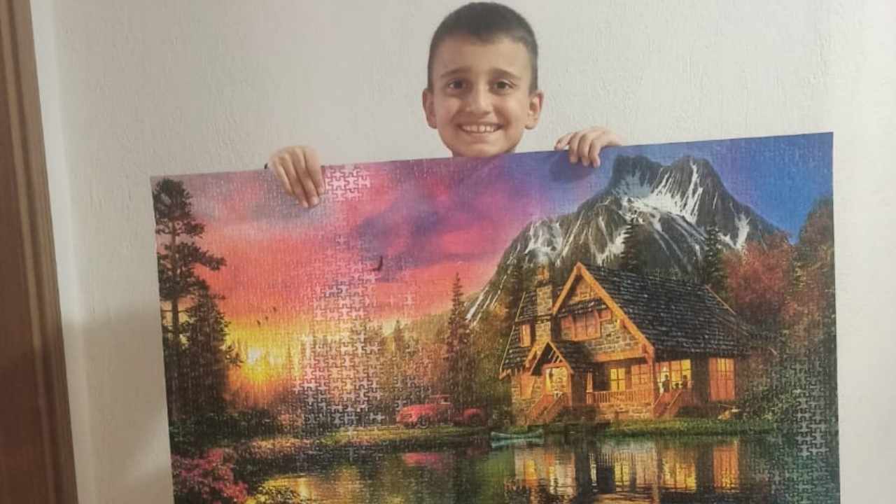 Ekranı Bıraktı, Binlerce Parçayı Birleştirdi İşte Puzzle Canavarı Osmaniyeli Ahmet Hamza (2)