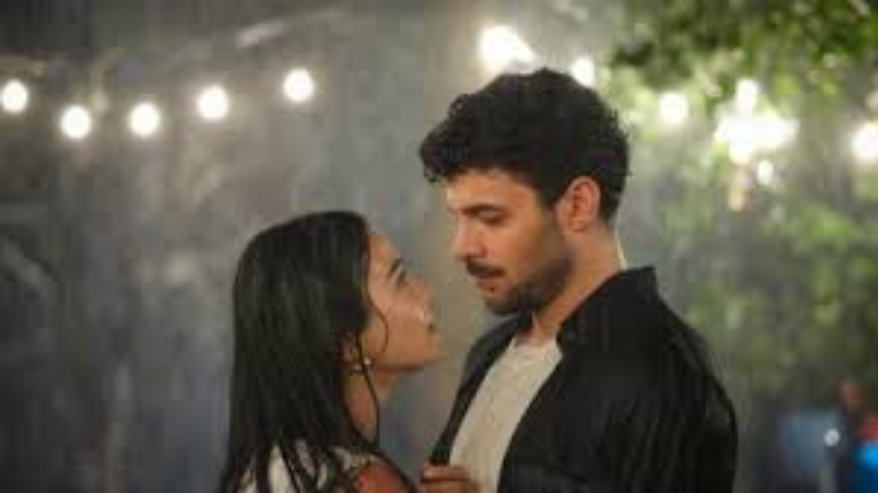 Gözleri̇ Karadeni̇zz