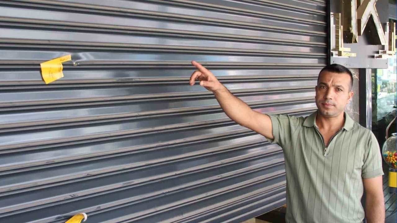 Adana'da Pastaneye El Bombası, Tatlıcıya Kurşun Yağmuru (1)