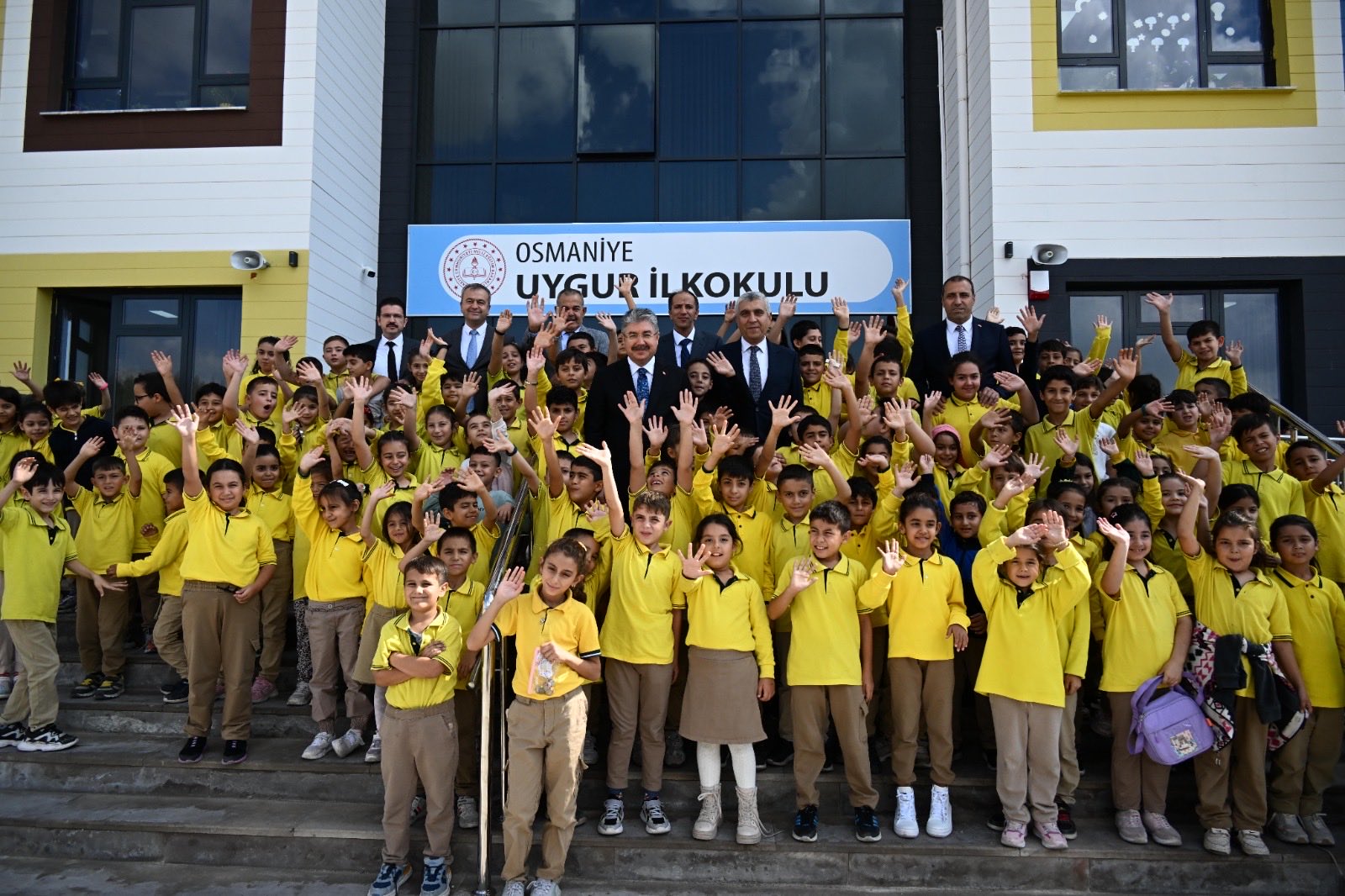 Akyar Toki̇’de Eğitim Sevinci, Vali Yılmaz Öğrencilerle Buluştu 3