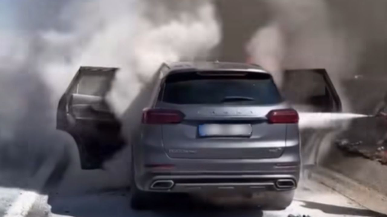 Bulanık Plakalı Araç