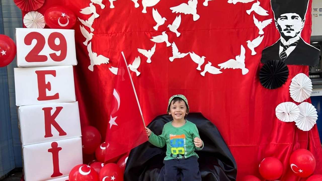 Chp Kadirli İlçe Başkanlığı’ndan Uzun Çarşı’da Coşkulu 29 Ekim Kutlaması (4)