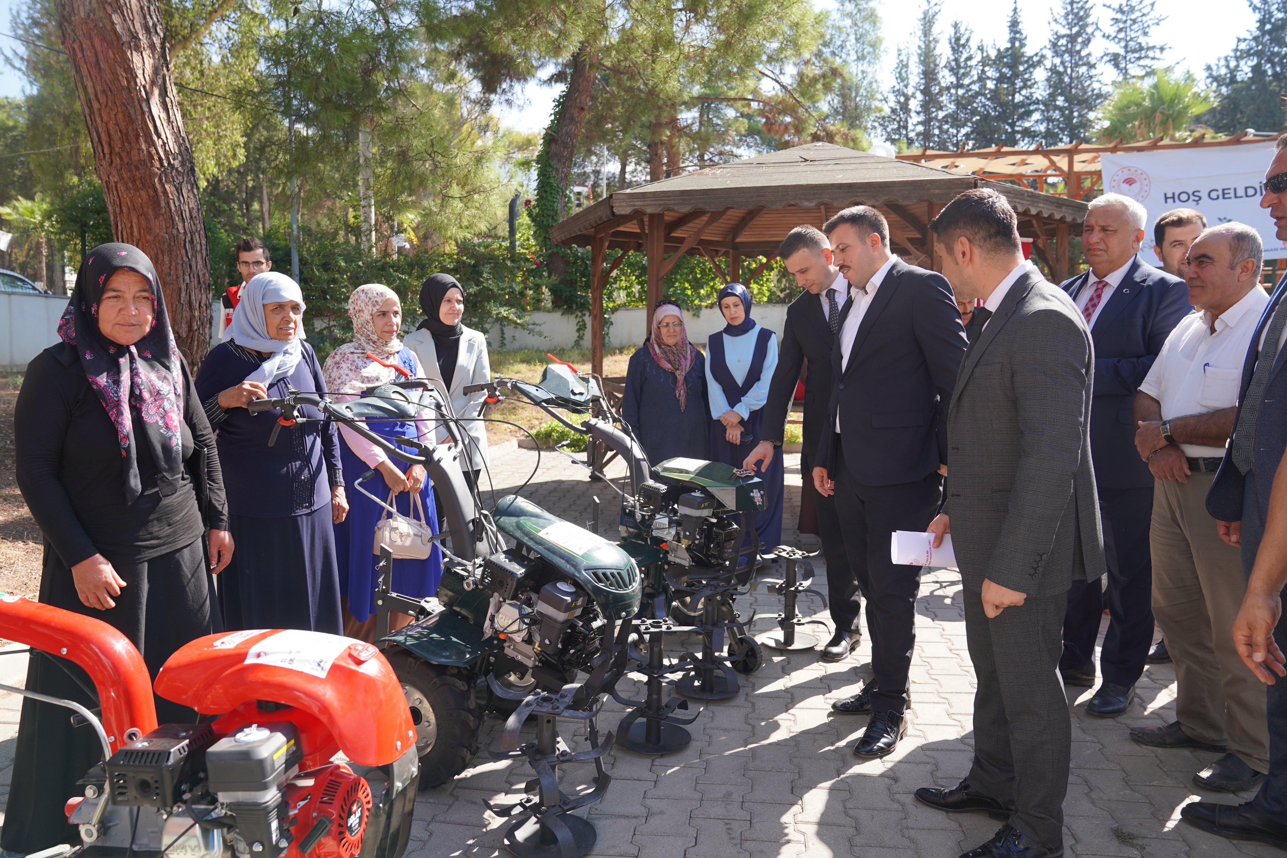 Düziçi İlçesinde Kırsal Dezavantajlı Alanlar Kalkınma Projesi Kapsamında Makine Ekipman Dağıtım Töreni Gerçekleştirildi.2