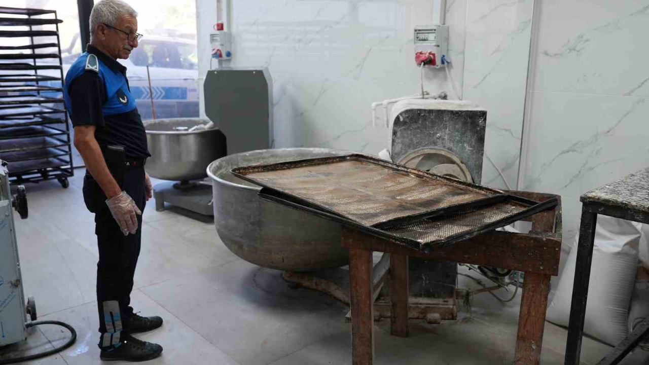 Hijyen Kurallarına Uymayan Fırın Kapatıldı