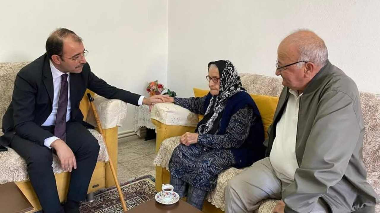 Kadirli'de Tarihi Ziyaret Kaymakam Dolu, Soyadını Atatürk'ün Verdiği Aileyle Buluştu (2)