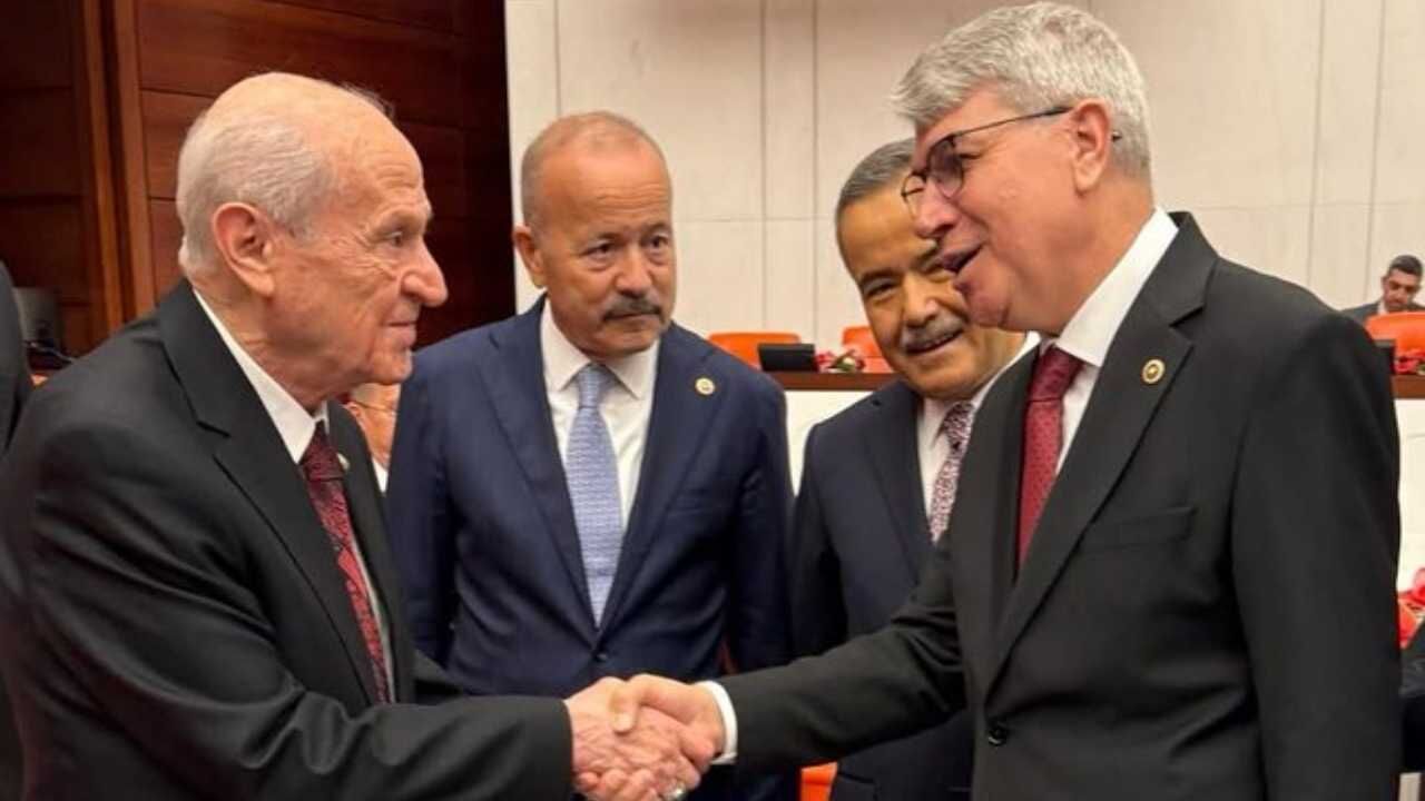 Meclis Açılışında Sürpriz Kare Osmaniye Milletvekili Gülsoy,Bahçeli Ile Bir Arada (1)