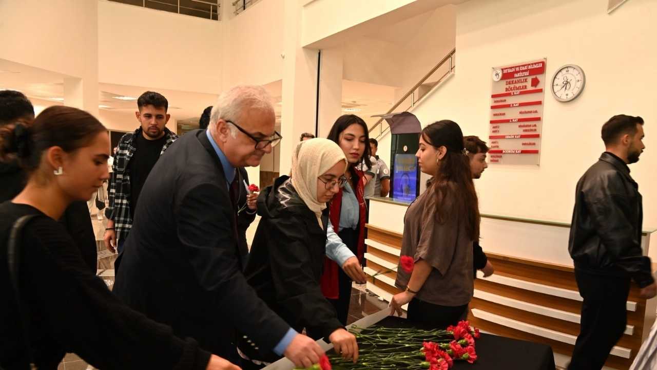 Osmaniye Korkut Ata Üniversitesi'nde Acı Kayıp Vefat Eden Esin Görgülü İçin Anma Programı (2)