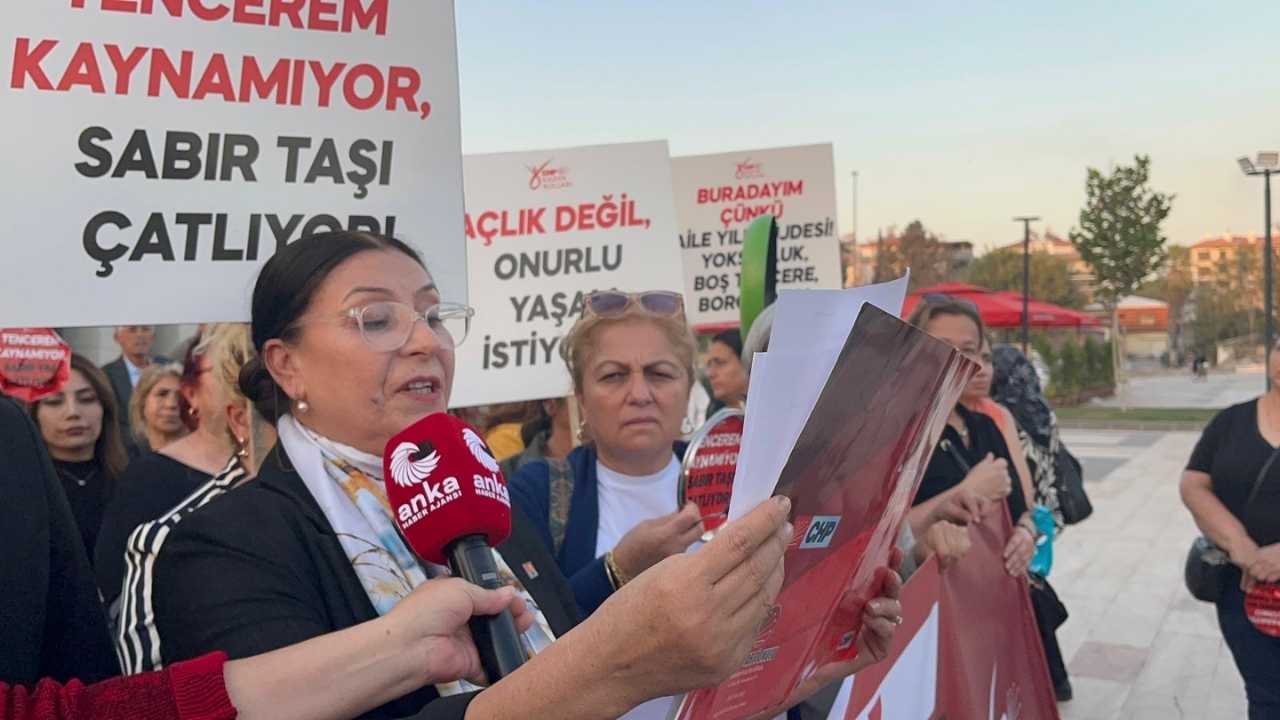 Osmaniye'de Chp'li Kadınlardan Boş Tencere Eylemi! (2)