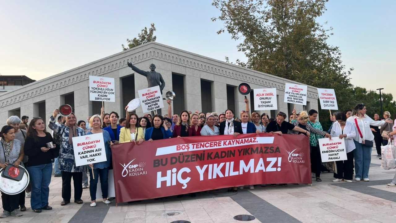 Osmaniye'de Chp'li Kadınlardan Boş Tencere Eylemi! (3)