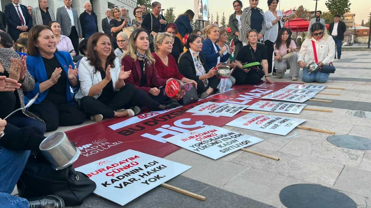 Osmaniye'de Chp'li Kadınlardan Boş Tencere Eylemi! (5)