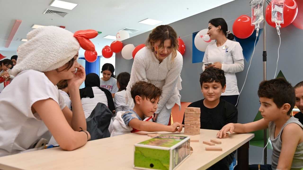 Osmaniye'de Cumhuriyet Coşkusu Hastane Odalarına Taştı (2)