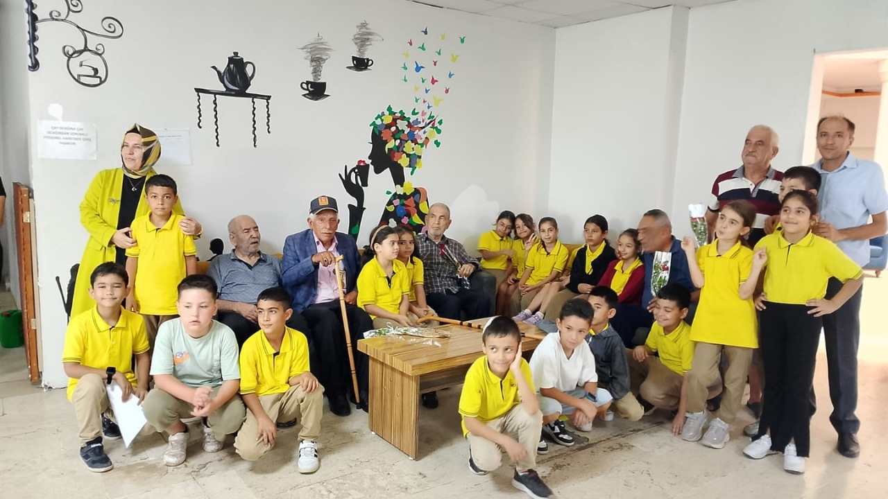 Osmaniye'de Gönül Köprüsü Kuruldu Uygur İlkokulu Huzurevinde! (1)