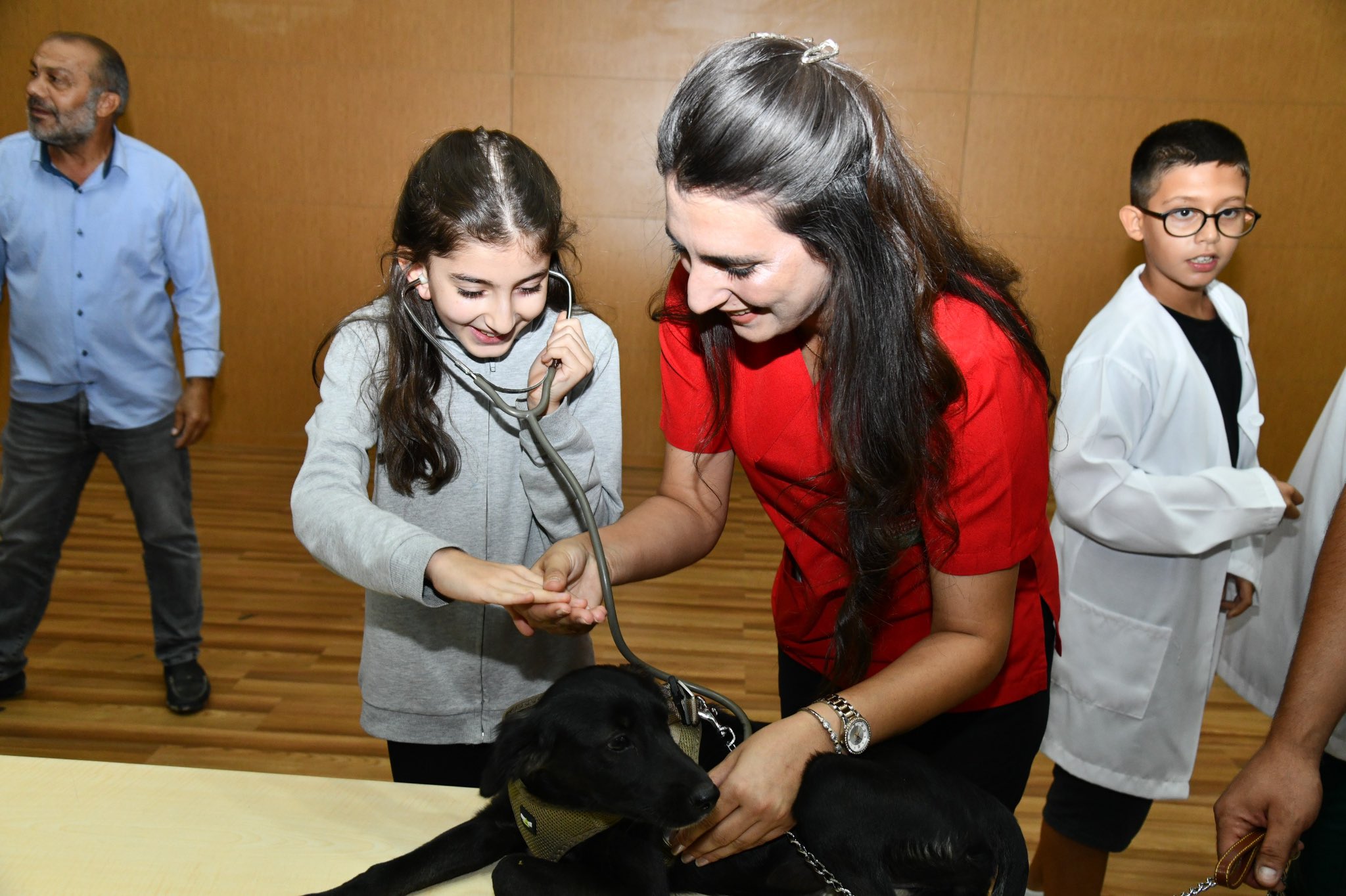 Osmaniye'de Minik Öğrenciler Yavru Köpeklerin Kalp Atışını Dinledi 2