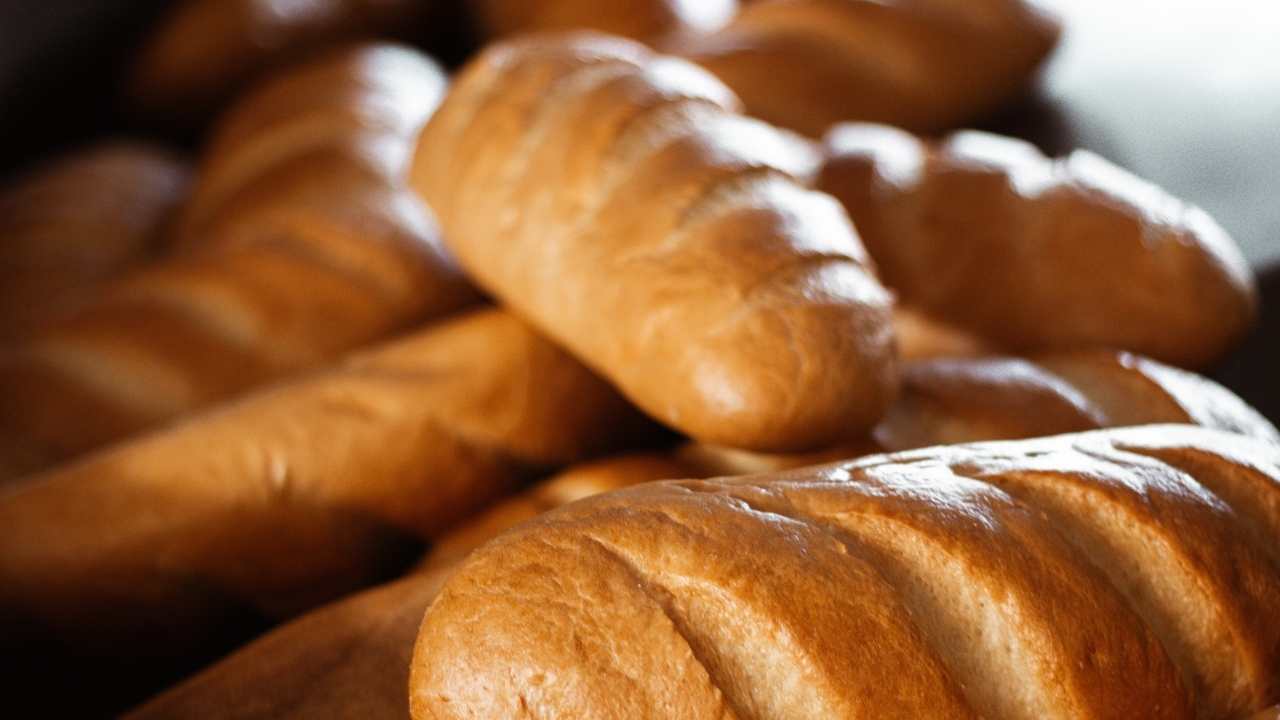 Osmaniye'de O Yerde Ekmek 10 Liraya Satılıyor! (2)