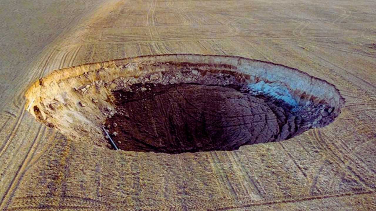 Osmaniye'de Obruk Olacak Mı Deprem Obruku Tetikler Mi (2)