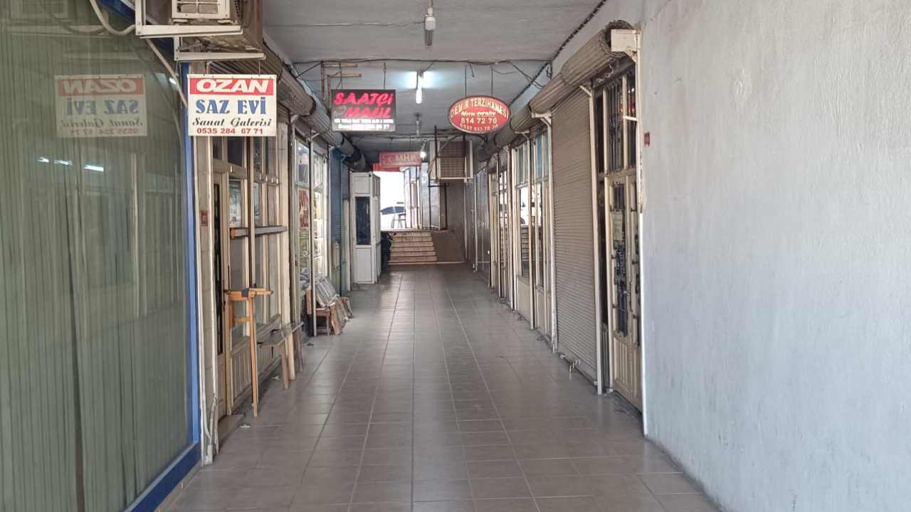 Osmaniye'nin Bir Zamanlar Hareketli Olan Gencel Pasajı (3)