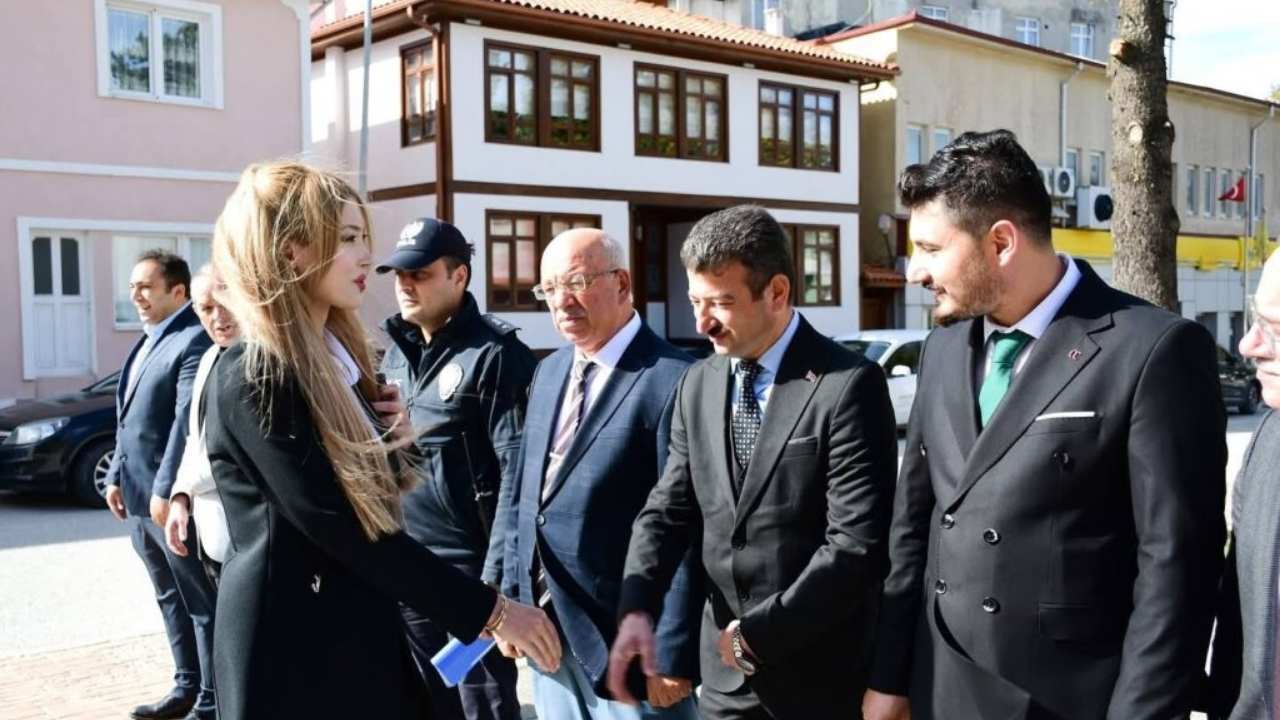 Samsun Ladik’in Yeni Kaymakamı Tuğçe Orhan Fotoğrafı Sosyal Medyayı Adeta Salladı (1)