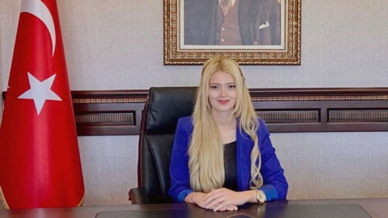 Samsun Ladik’in Yeni Kaymakamı Tuğçe Orhan Fotoğrafı Sosyal Medyayı Adeta Salladı (3)