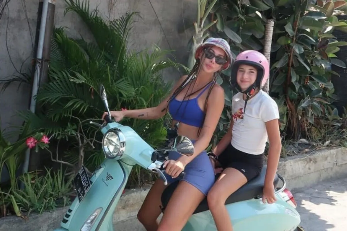 Şeyma Subaşı Ve Kızı-1