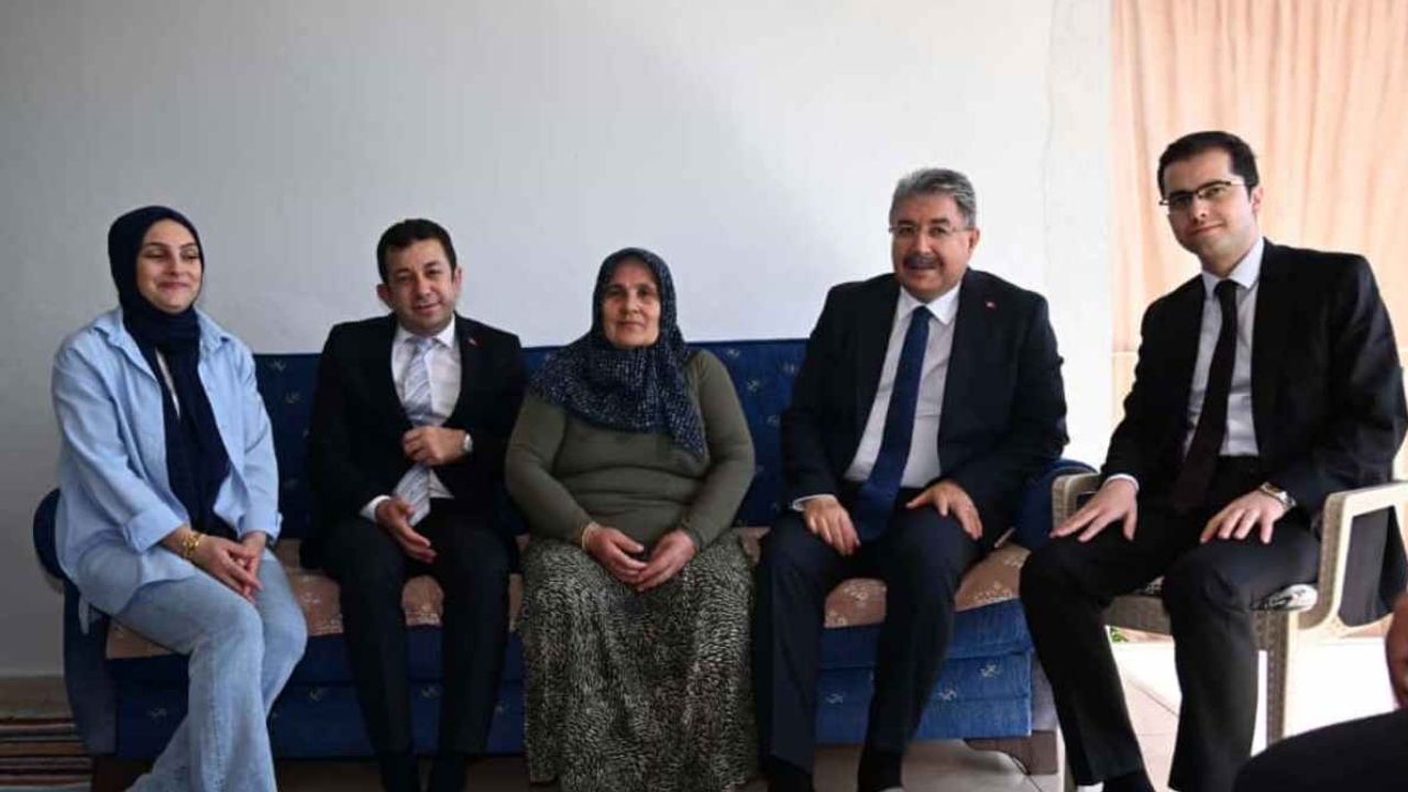 Validen Şehit Ailesine Ziyaret 2