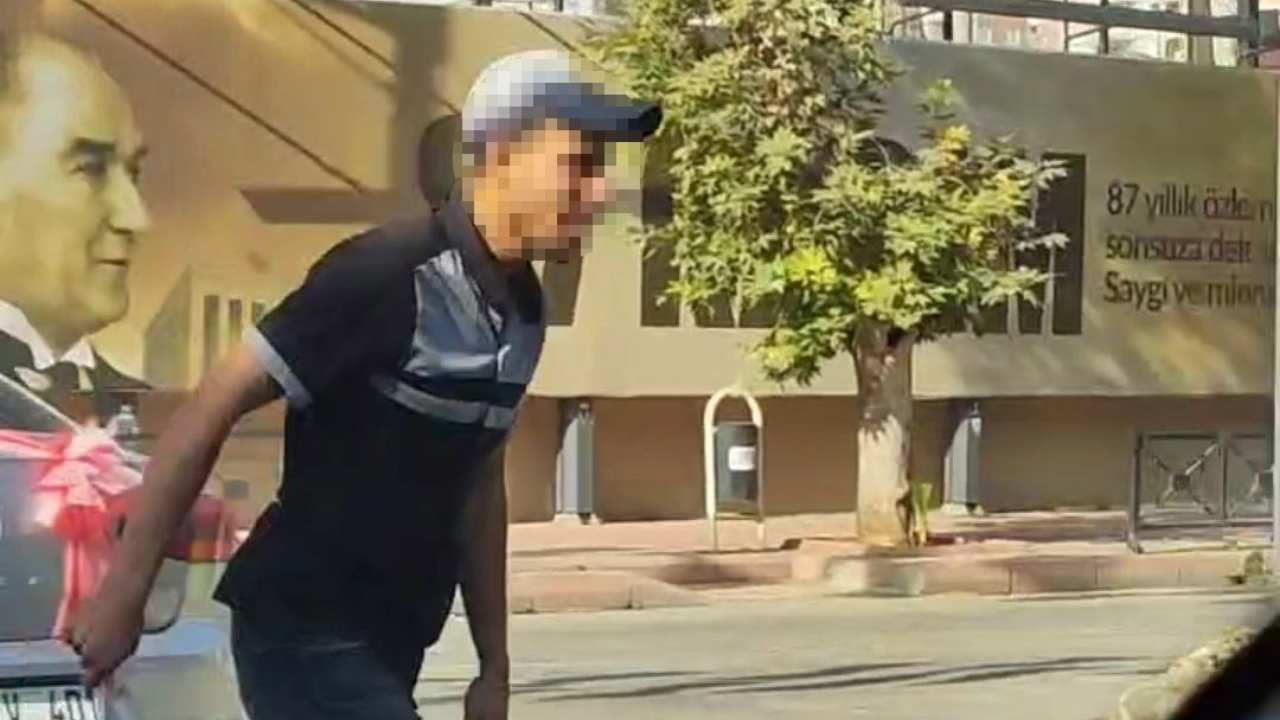 Adana’da Ilginç Görüntüler! Gelin Arabasının Önünü Kesti, 50 Tl’yi Beğenmeyince Kaputa Çıktı! (1)