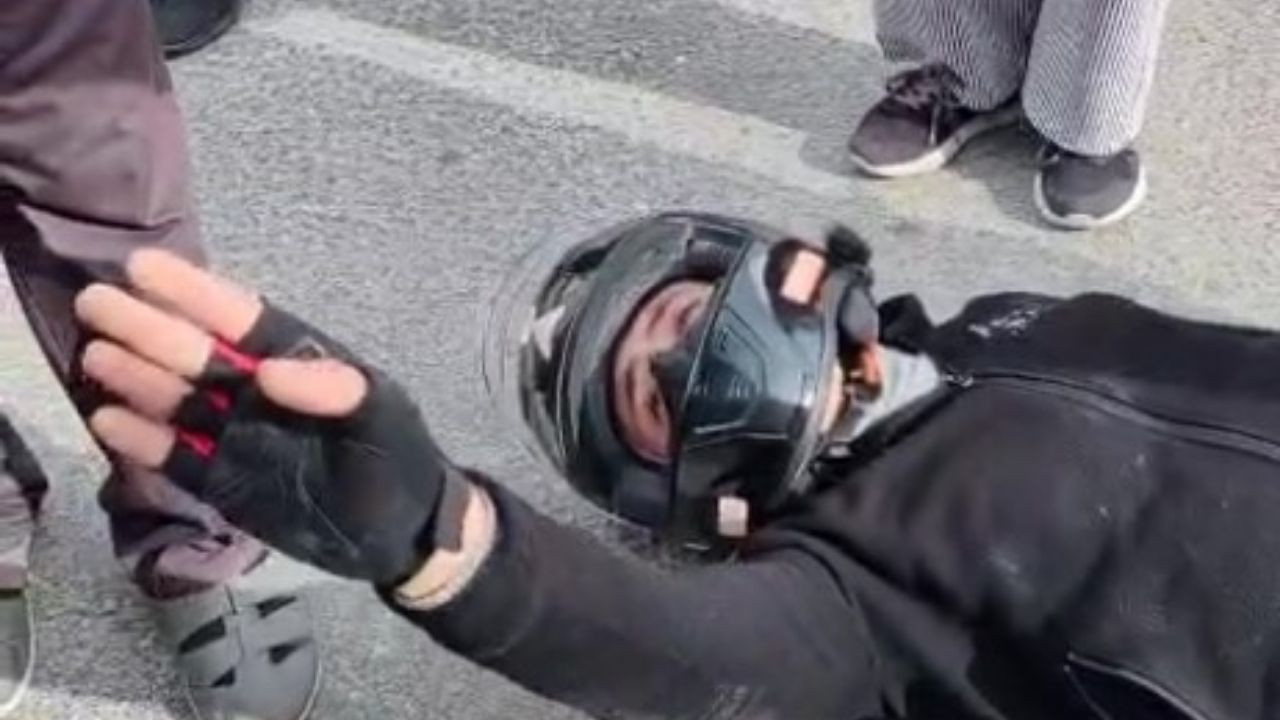 Antalya’da Yaralı Motosikletlinin Örnek Davranışı “Ablam Korkma, Ben Iyiyim… Çocuğa Su Içirin” (2)