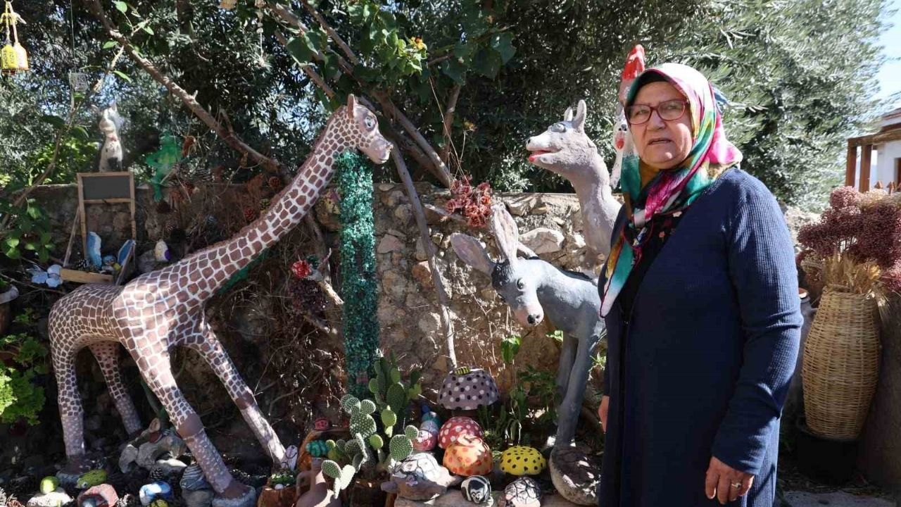 Emekli Öğretmen Nadire Kuzu Aatıkları Sanata