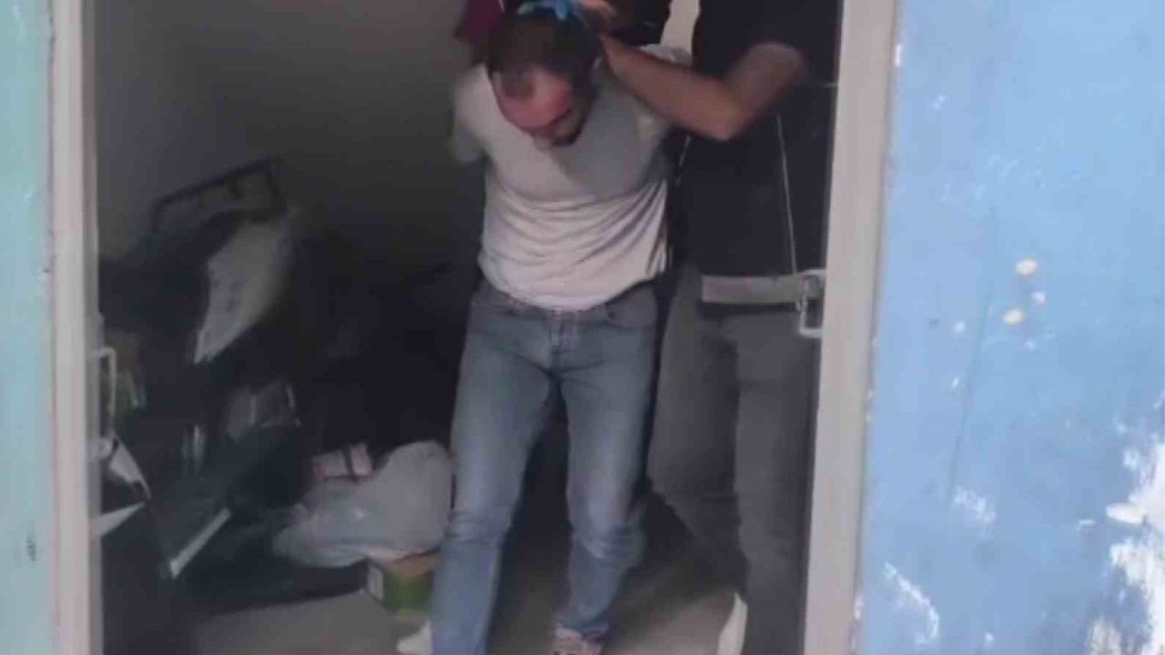 Evdeki Aramada Uyuşturucu Hammaddesi Çıktı