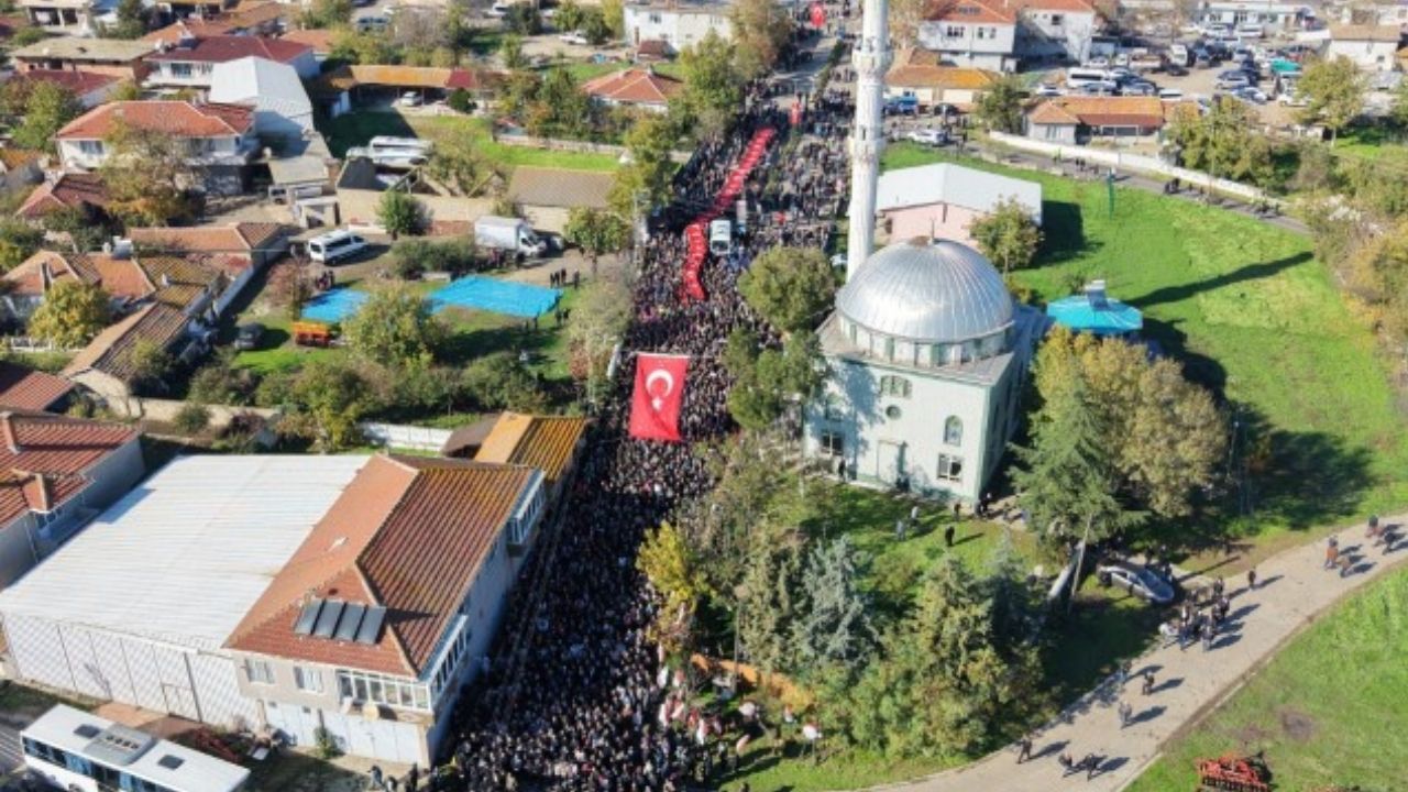 Gürcistan’da Düşen Askeri Uçakta Şehit Olan 20 Asker, Memleketlerinde Son Yolculuklarına Uğurlandı 2