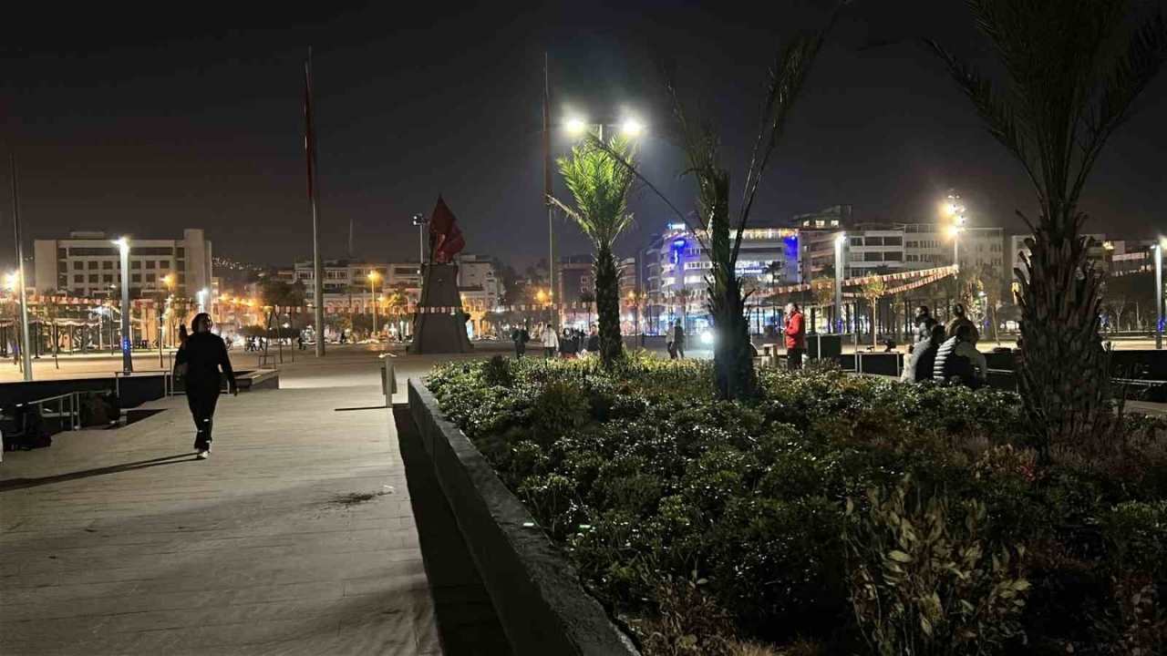 İskenderun Sahili Tanınmaz Halde! (1)