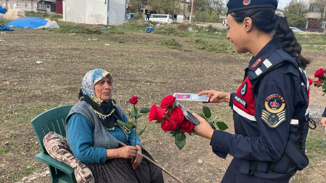 Osmaniye Jandarmasından Kadına Yönelik Şiddete Karşı Farkındalık Etkinliği