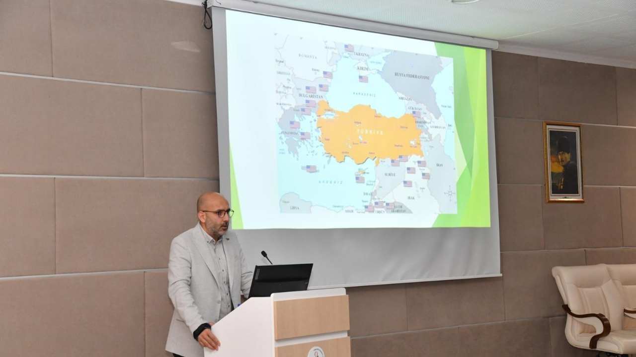 Kıbrıs Meselesinin Dünü Ve Bugünü Okü'de Tartışıldı (1)