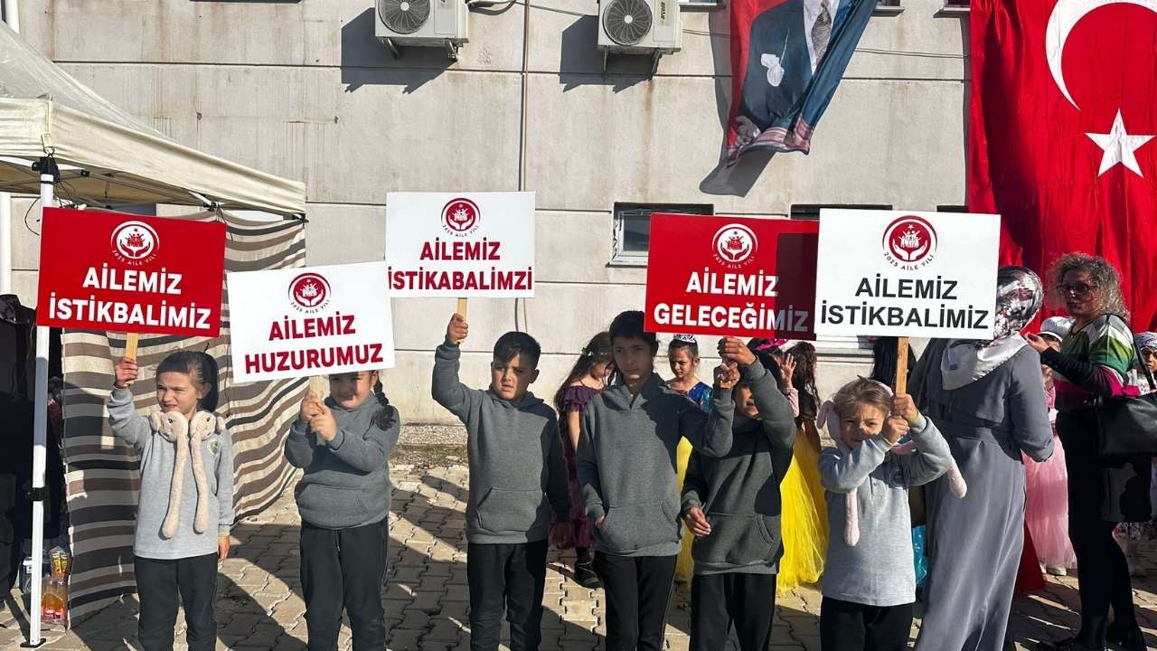 Koruyucu Aile Modeli, Hasanbeyli Kitap Fuarı'nda Tanıtıldı (1)