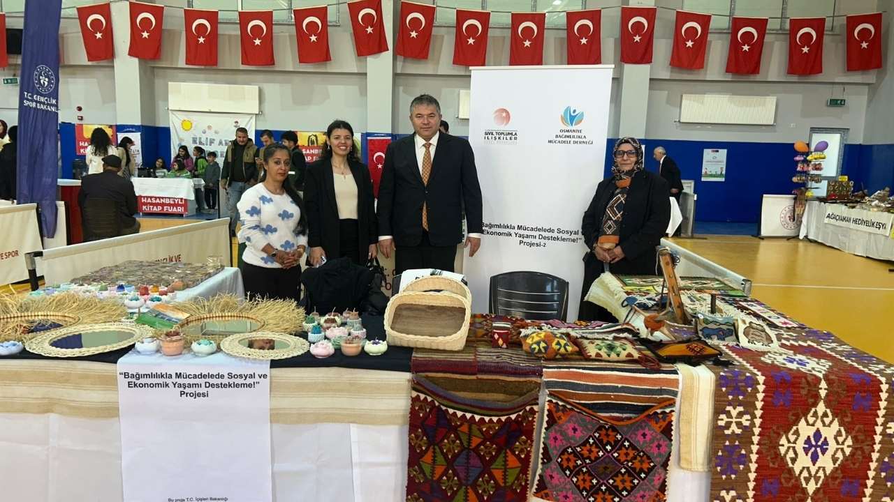 Koruyucu Aile Modeli, Hasanbeyli Kitap Fuarı'nda Tanıtıldı (2)